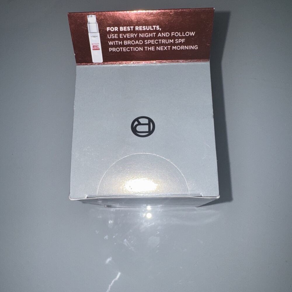 L’Oreal Revitalift Bright Reveal Peel Pads 30 Ct 10% Glycolic Acid Sealed - Picture 2 of 5